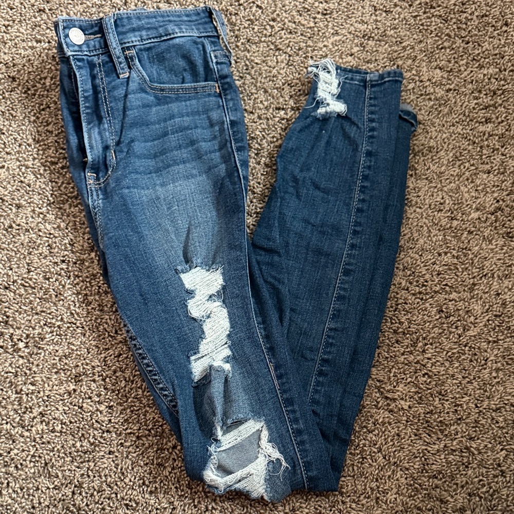 Stylish Blue Distressed Women Jeans